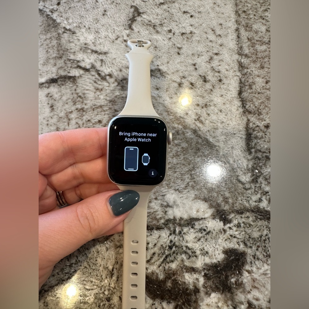 SE series 2 Apple Watch. 40mm